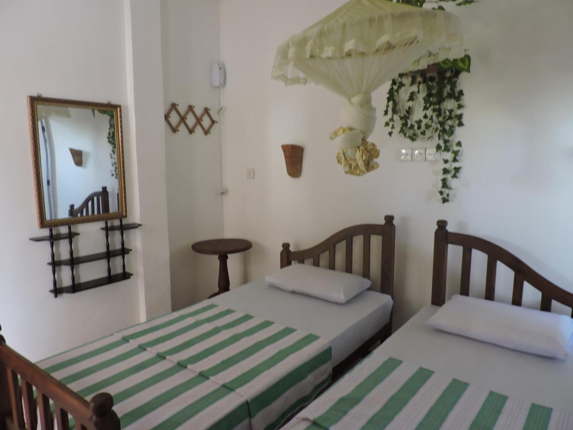 Castle Bay Resort Weligama Habitación foto