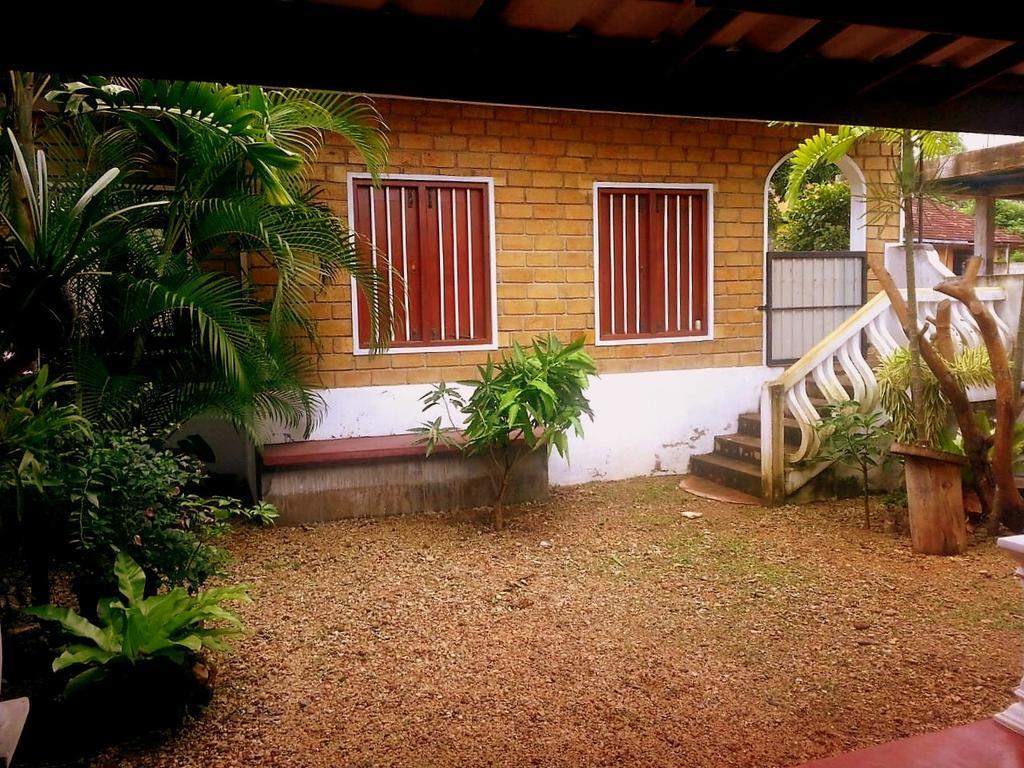 Castle Bay Resort Weligama Exterior foto